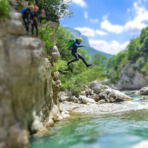 Découverte du canyoning dans le Verdon au Couloir Samson | ROCKSIDERS